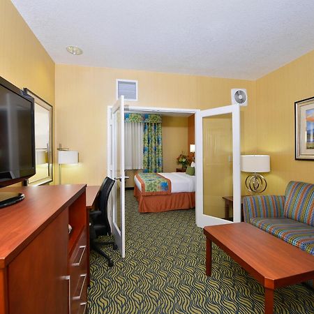 Best Western Plus Fresno Inn Extérieur photo