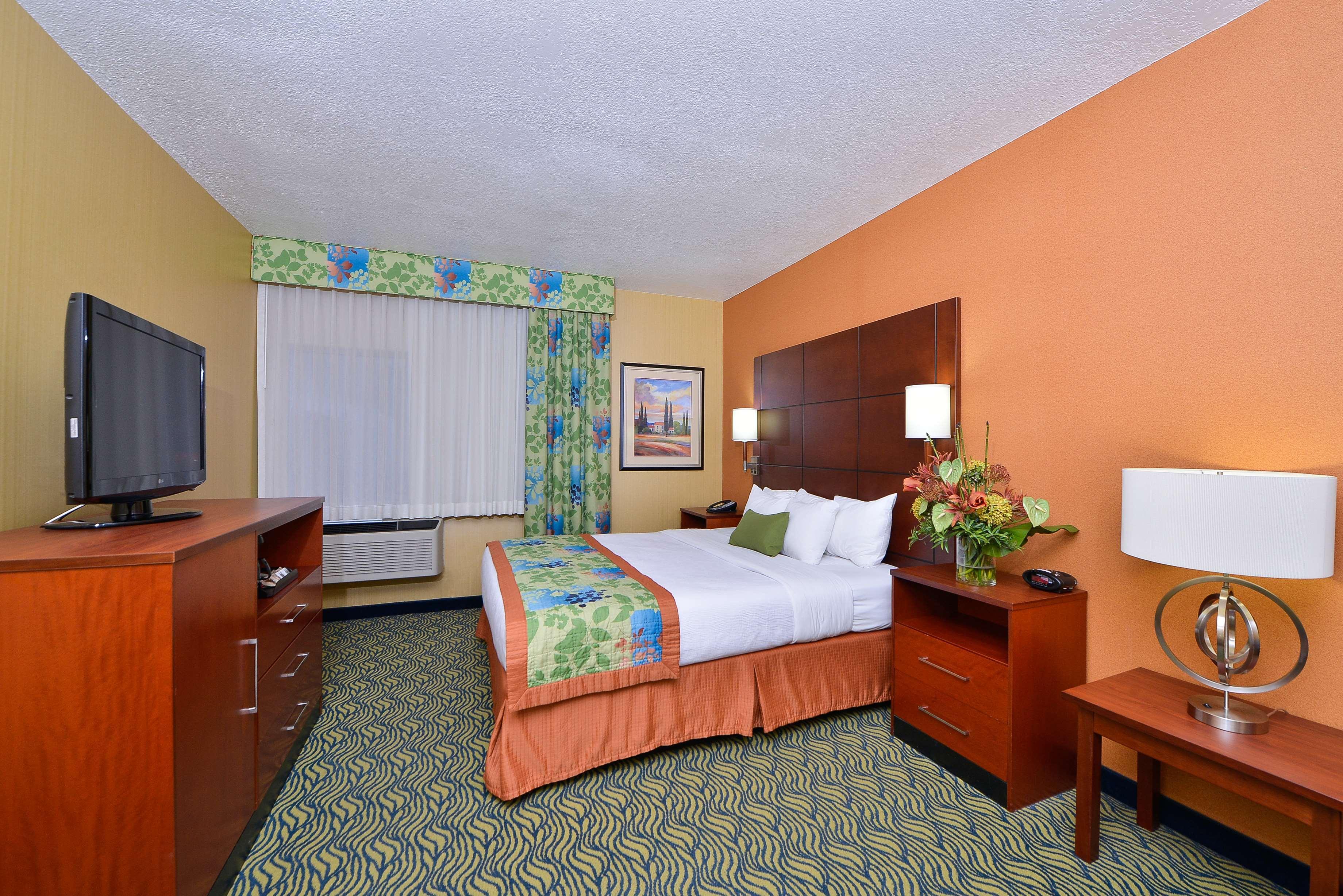 Best Western Plus Fresno Inn Extérieur photo