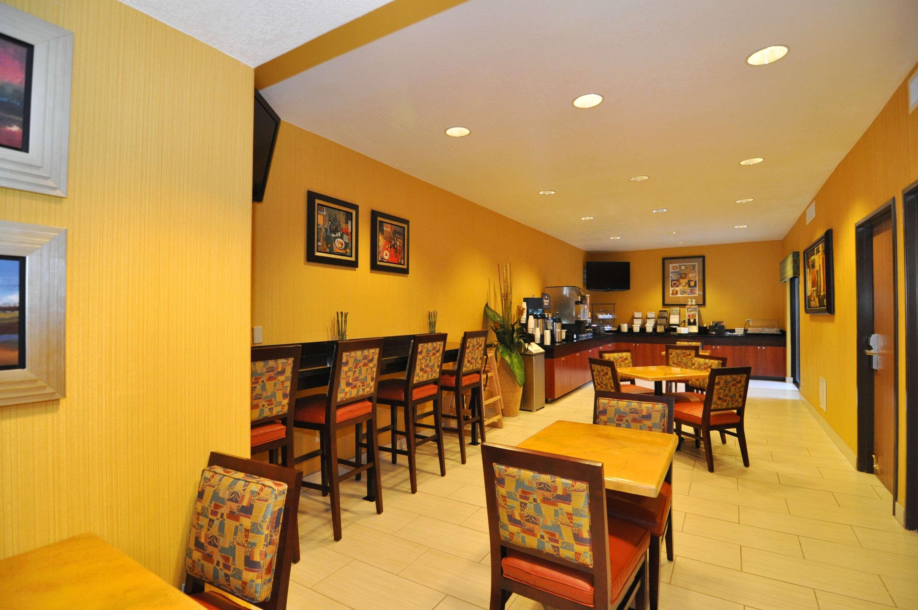 Best Western Plus Fresno Inn Restaurant photo
