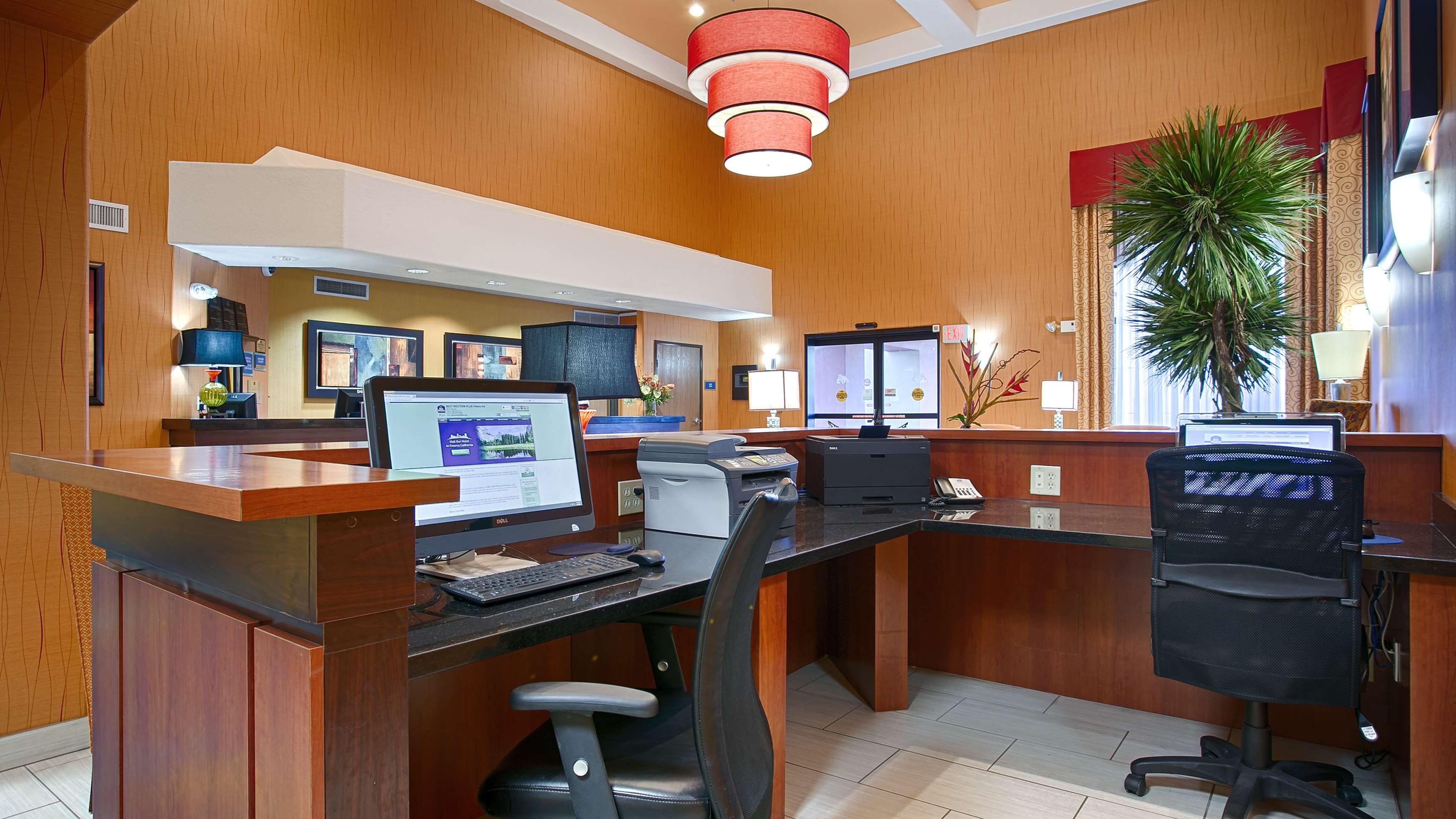 Best Western Plus Fresno Inn Extérieur photo